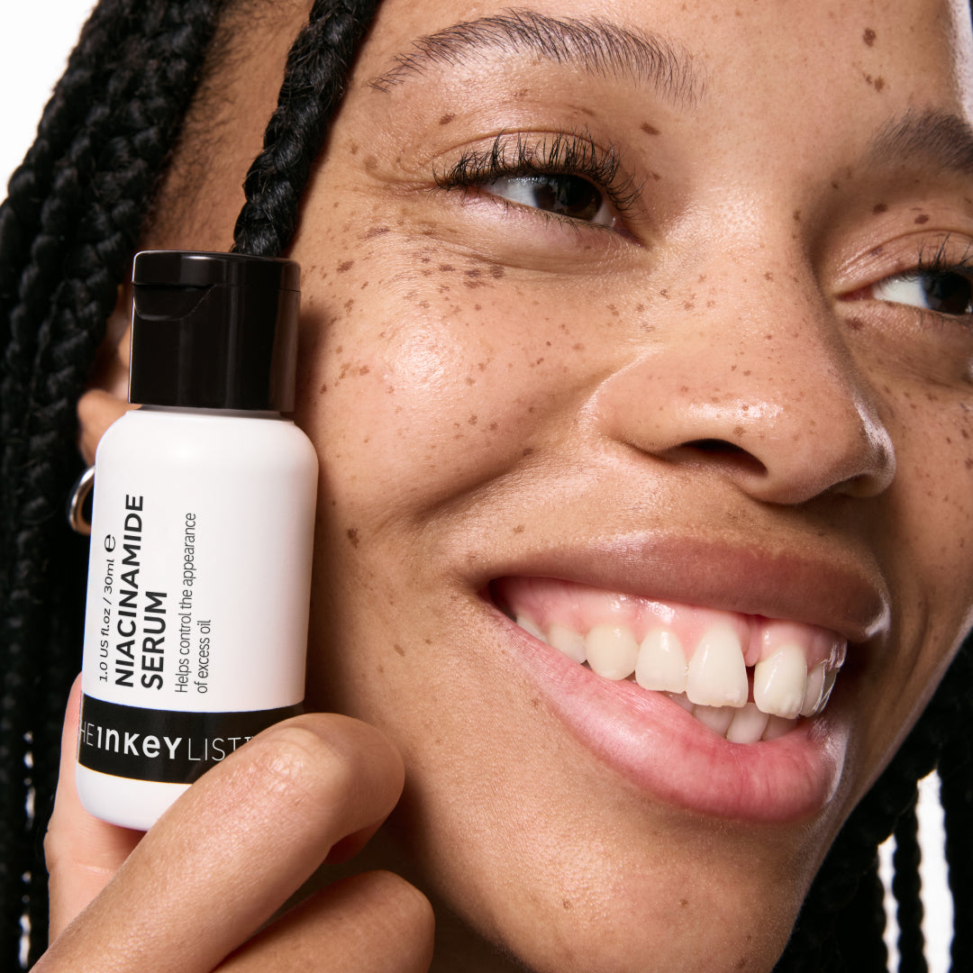 10-niacinamide-serum-a8 Model01_d6be0920-41bd-4df2-8281-5a1face2e177.jpg