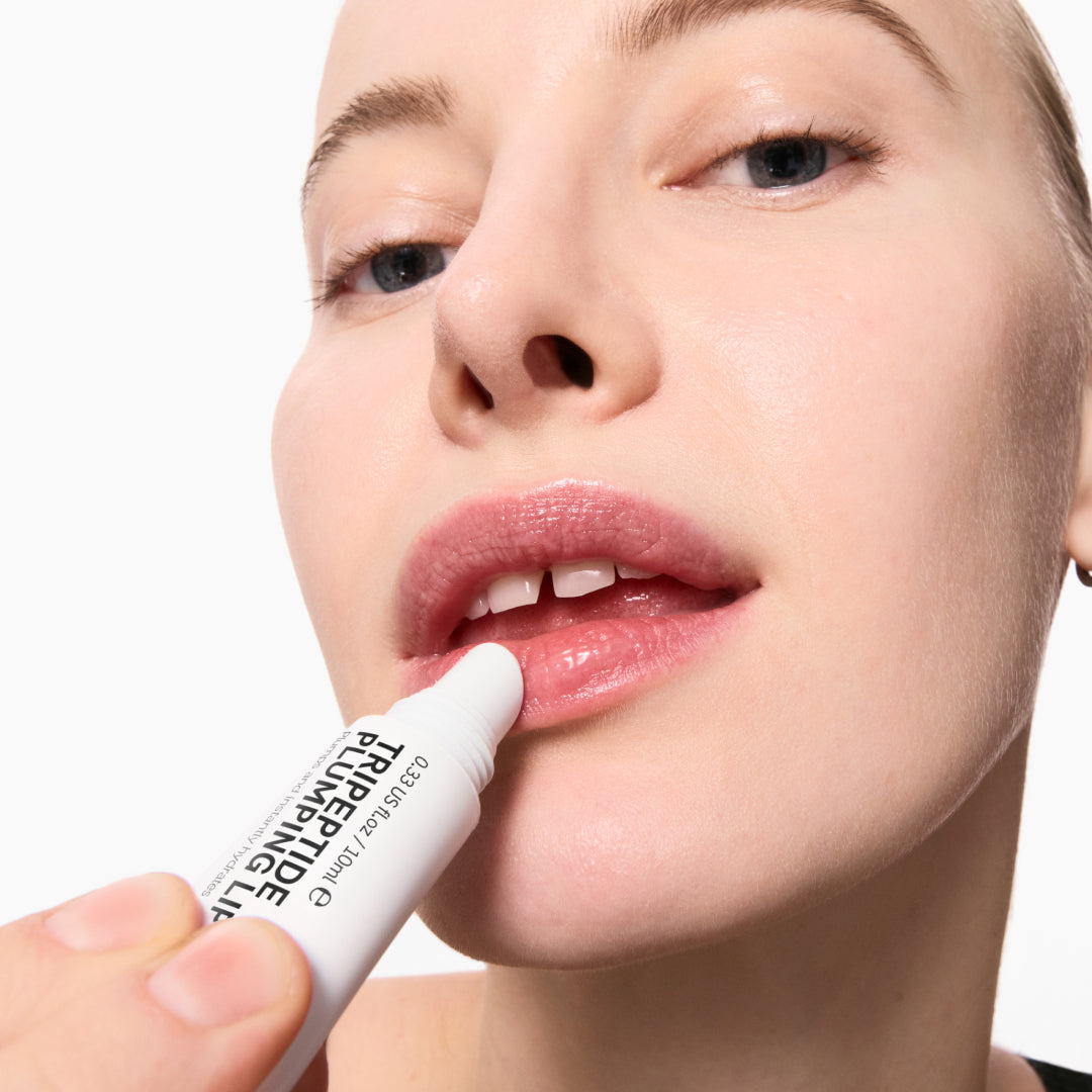 tripeptide-plumping-lip-balm-x2 Model01_270e8b98-a2ed-4742-b111-d25555f44100.jpg