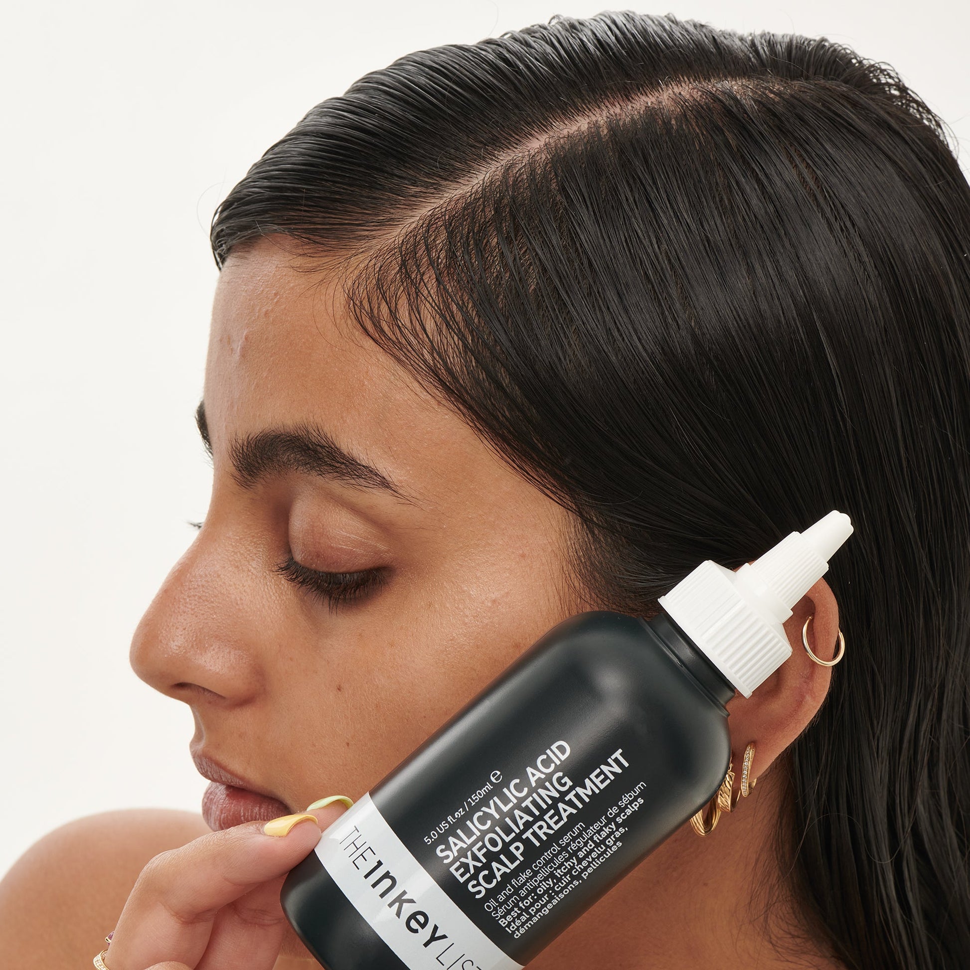 clean-and-healthy-scalp-duo-r4 SallyHAIR_ModelLifestyle_2e55b949-fa6c-43b1-8dc6-497be78c74bb.jpg